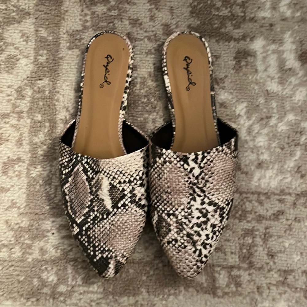 Qupid mule sandals